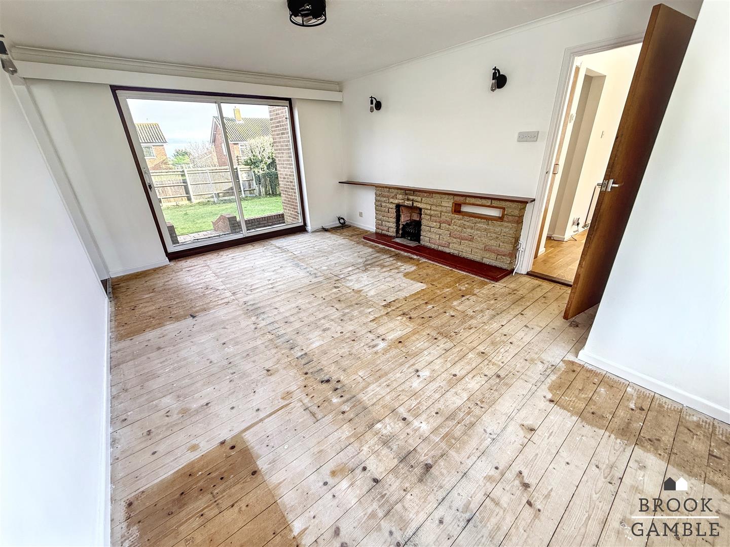 5 Bedroom House - Detached. Bracken Road in Eastbourne,  3